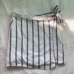 ABERCROMBIE & FITCH | White Stripe Wrap Skirt